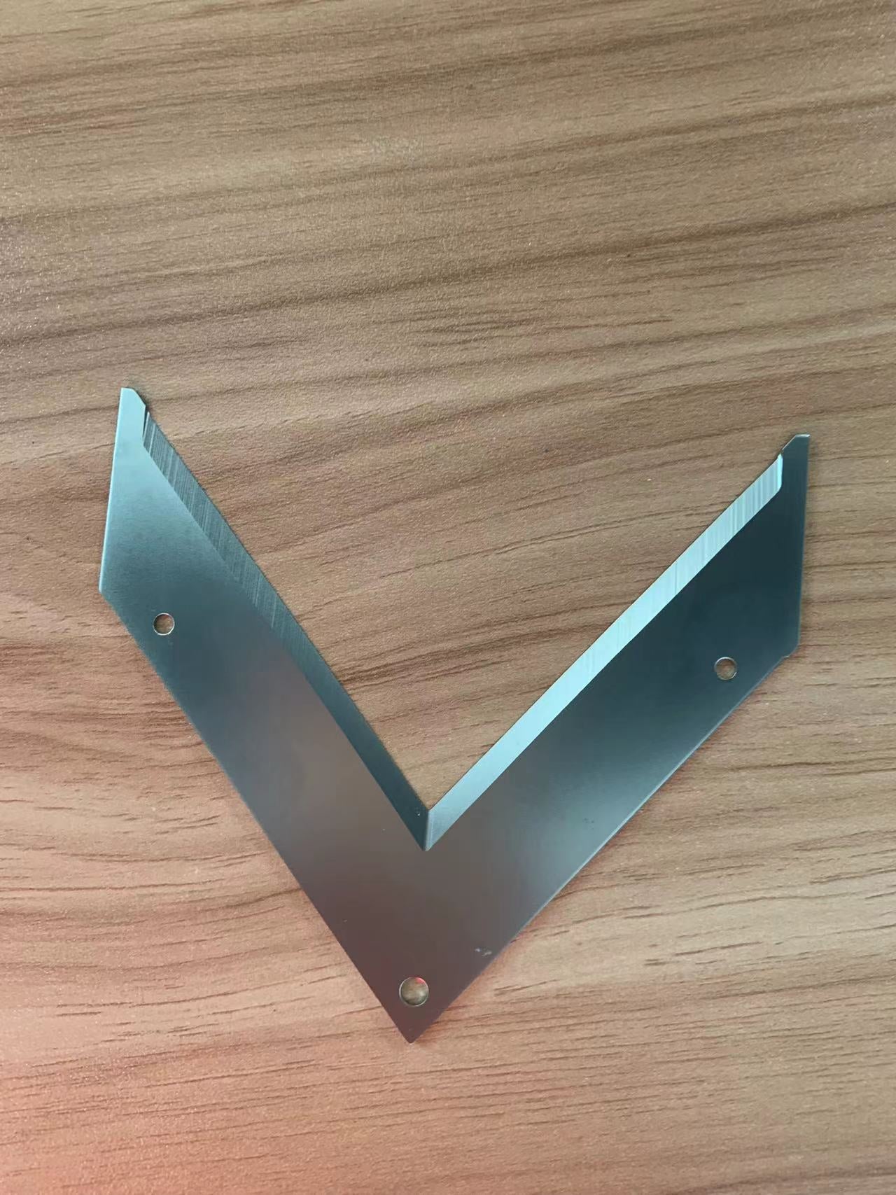 Manufacturer provides professional production of stainless steel V-shaped blades, which can be quenched, heat-treated, sliced and sliced according to samples